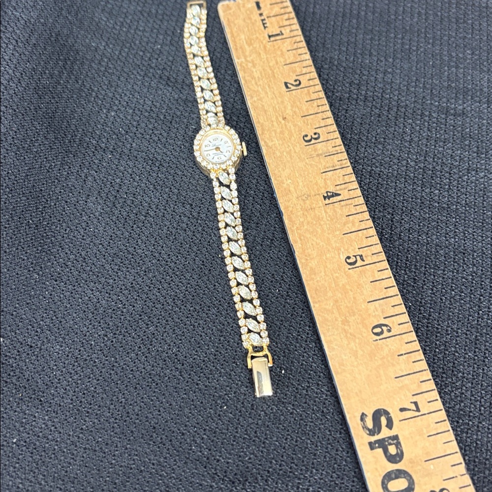 Vintage Lucerne rhinestone watch - Picture 4 of 6